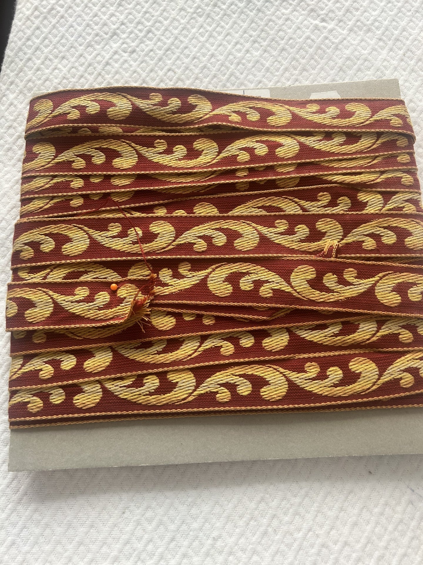 bordo ricamato 100% cotone H. 2,5 cm. bordeaux e oro