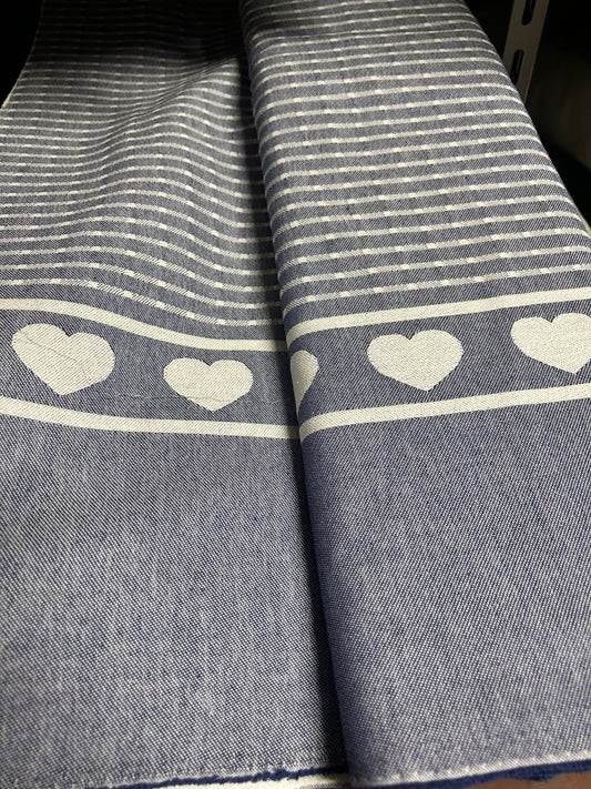 tessuto Halltex - Austria col. Blu Jeans in 100% Cotone H.150 cm. righe orizzontali e motivo a cuori sul fondo