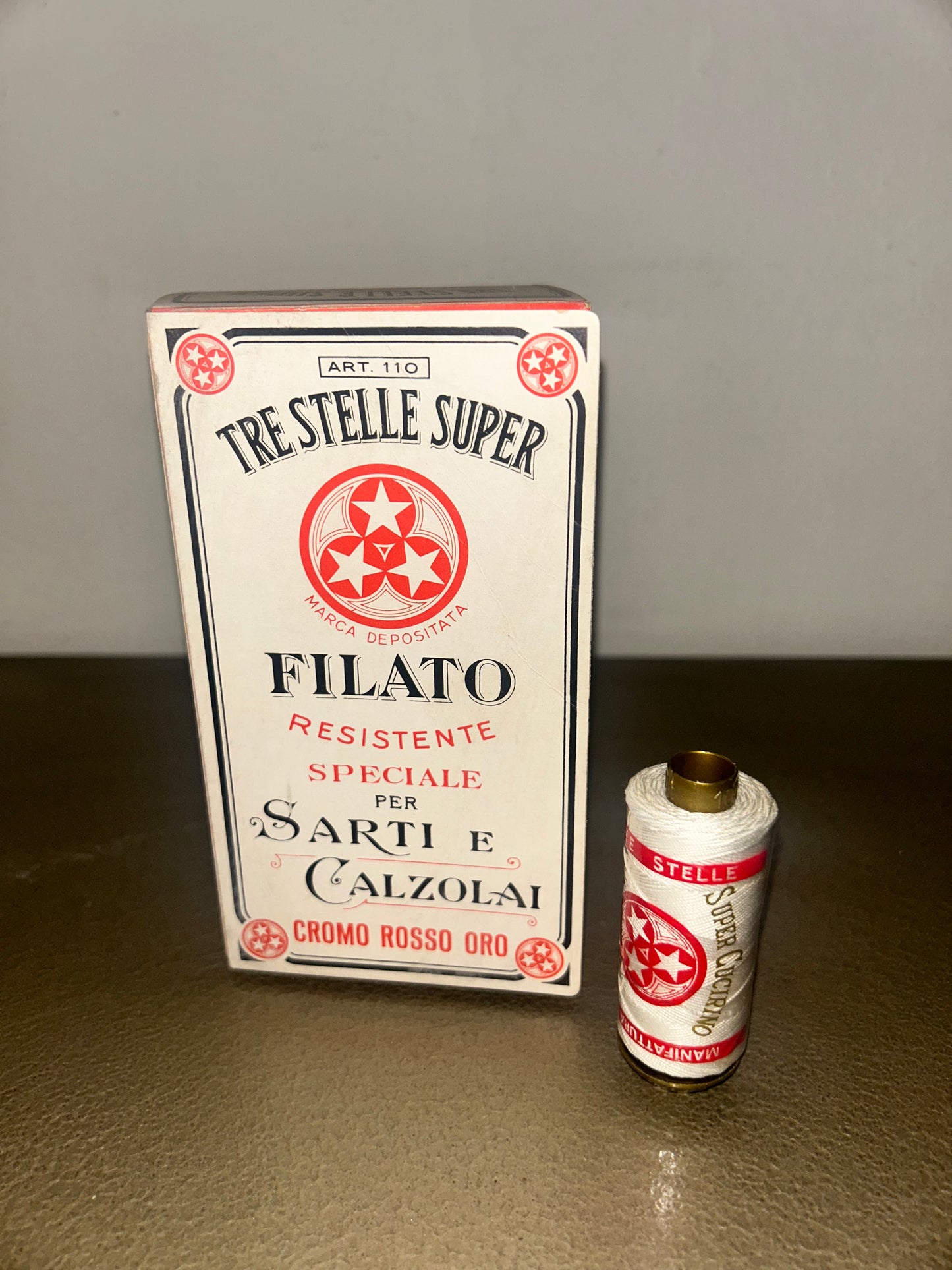 SCATOLA INTERA CONT. 12 SPOLE FILO MEDIO COL. BIANCO NUMERO 16, Cucirini Tre Stelle