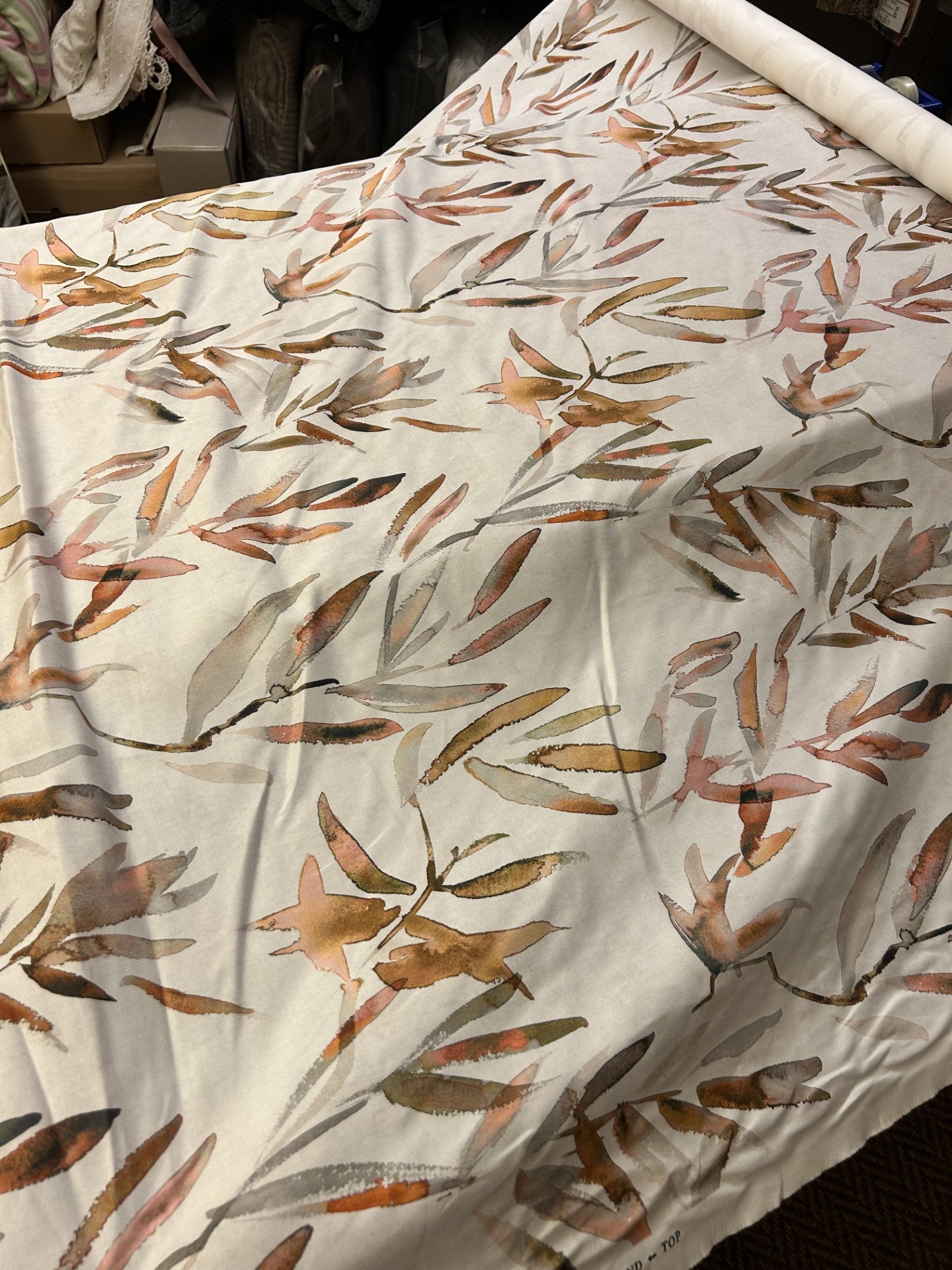 tessuto da arredamento H.140 cm. Romo England stampa floreale multi-color