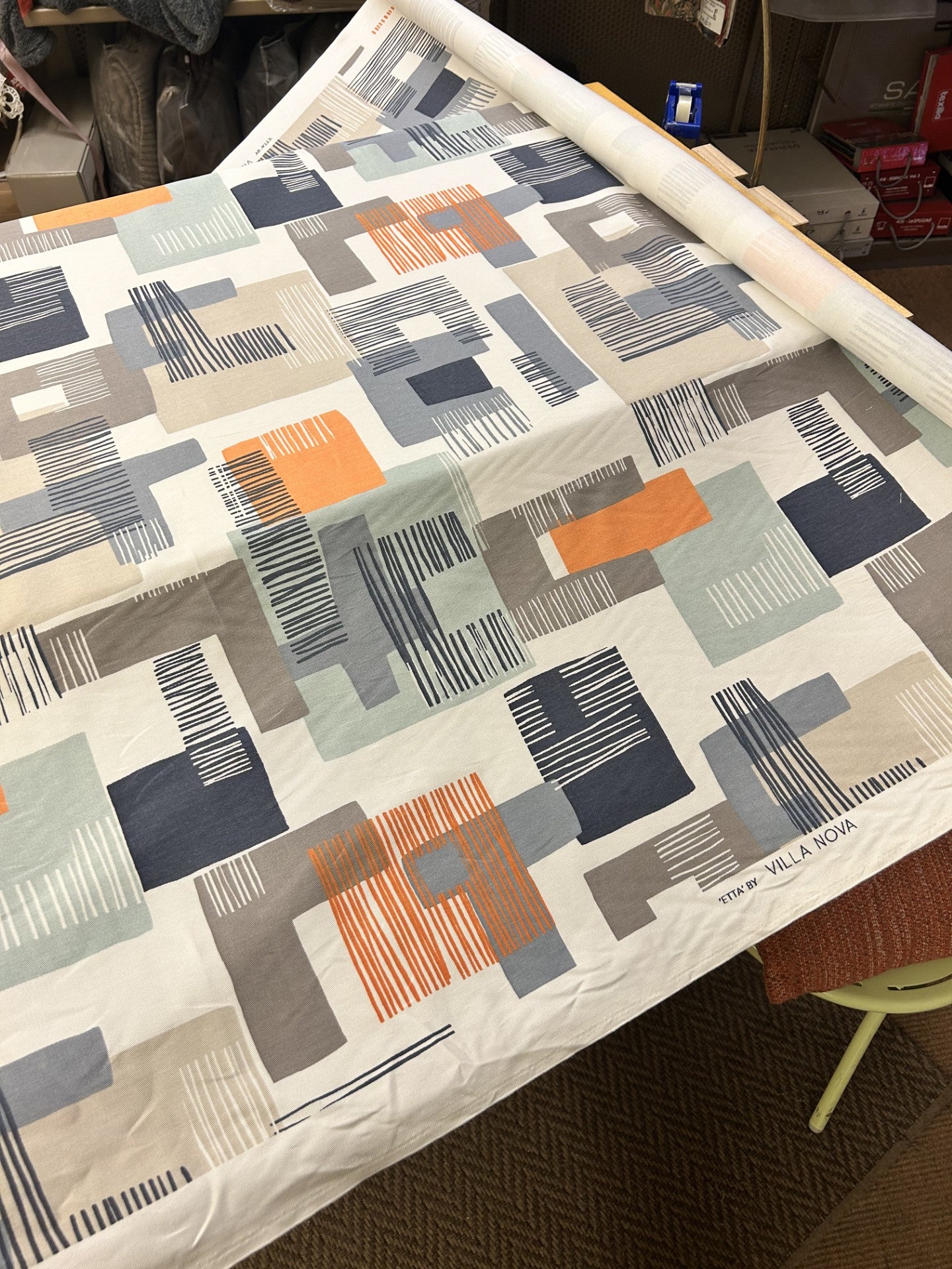 tessuto fantasia geometrica Villanova - ROMO H.140 cm.