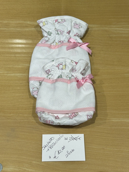 kit 2 PZ. BIMBA porta ciuccio e accessori , ricamabile a punto croce