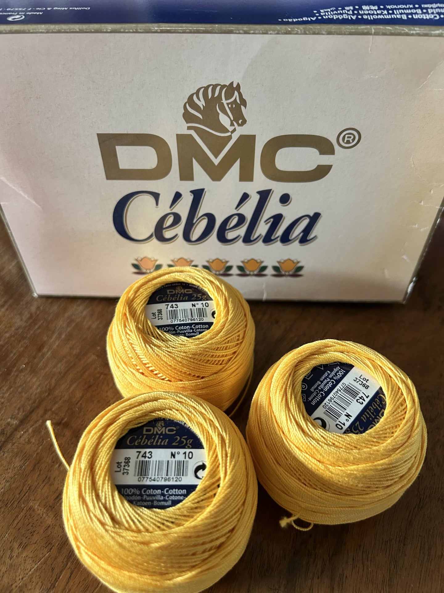 CEBELIA PURO COTONE TITOLO 10 DMC giallo COL.743 - 25 g.