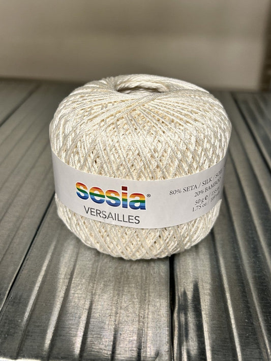 gomitolo di SETA E BAMBOO "VERSAILLES" COL. AVORIO 0051, SESIA