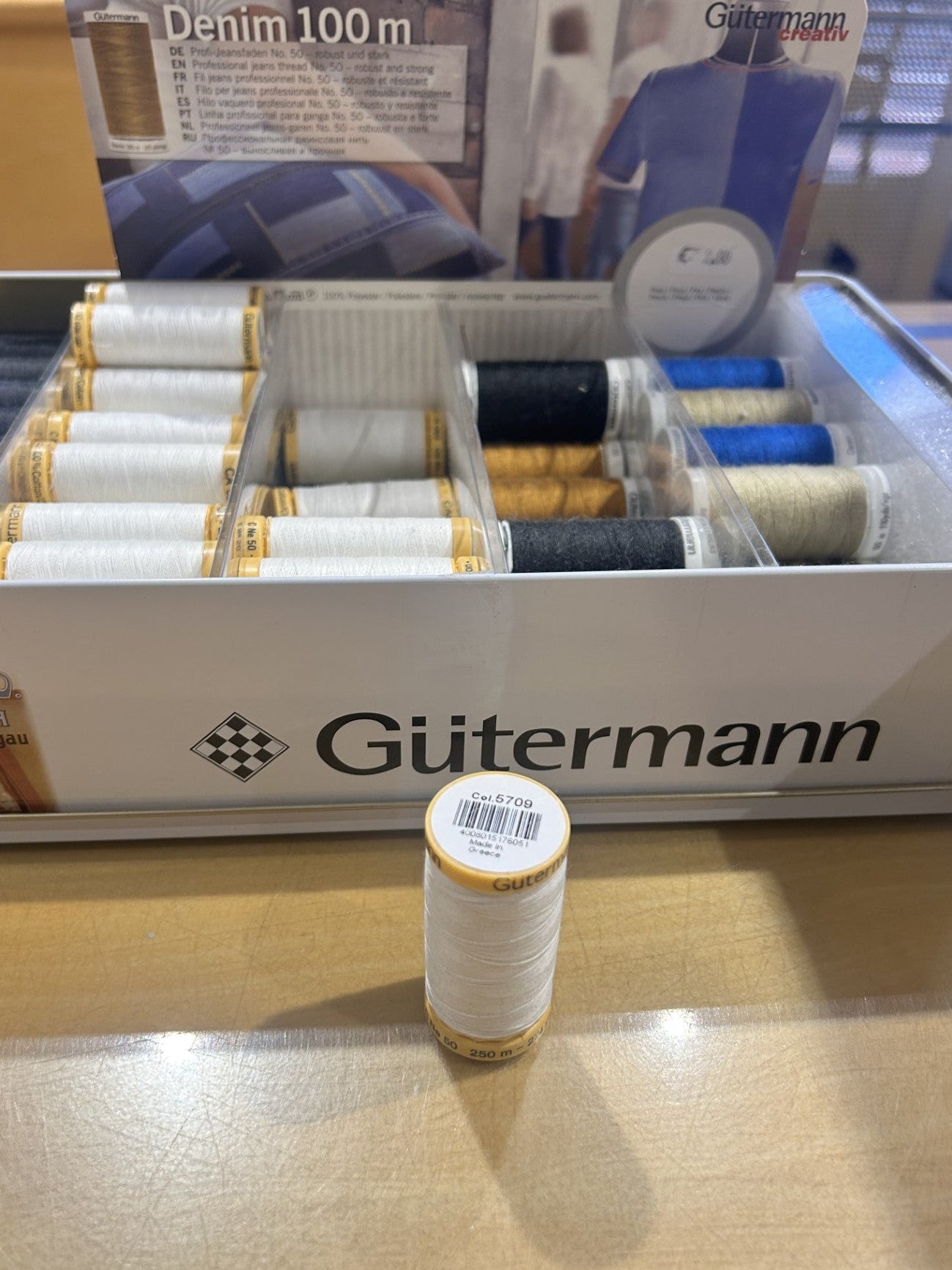 FILO DA CUCIRE DENIM 100% COTONE nr.50 (spola 250 mt.) COL. BIANCO 5709, GUTERMANN