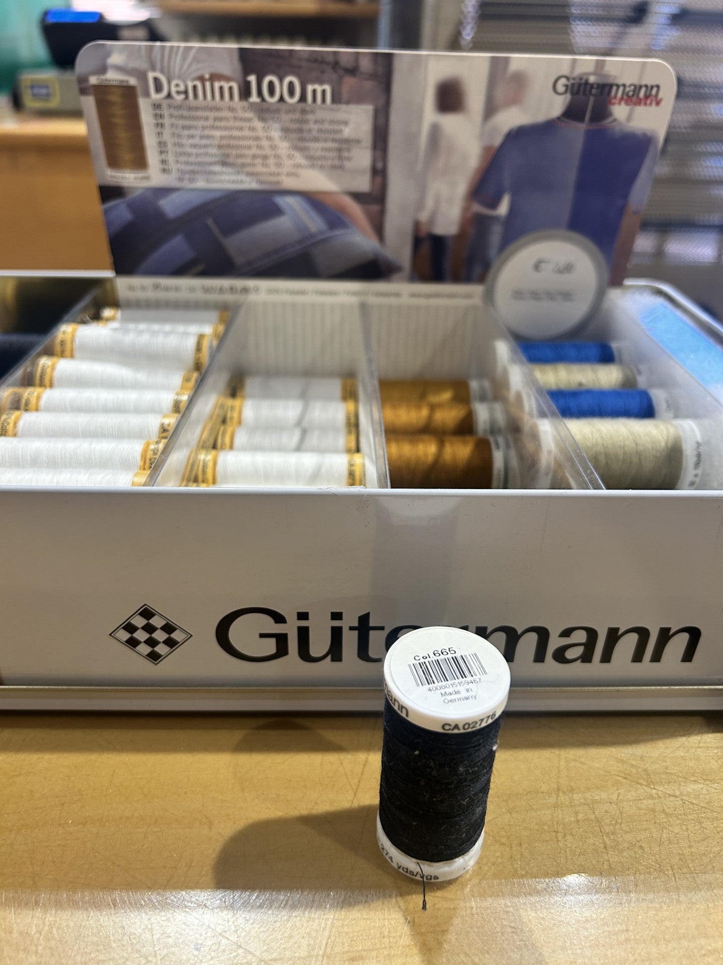 FILO DA CUCIRE DENIM 100% POLIESTERE N.100 (spola 250 mt.) COL. BLU 665, GUTERMANN