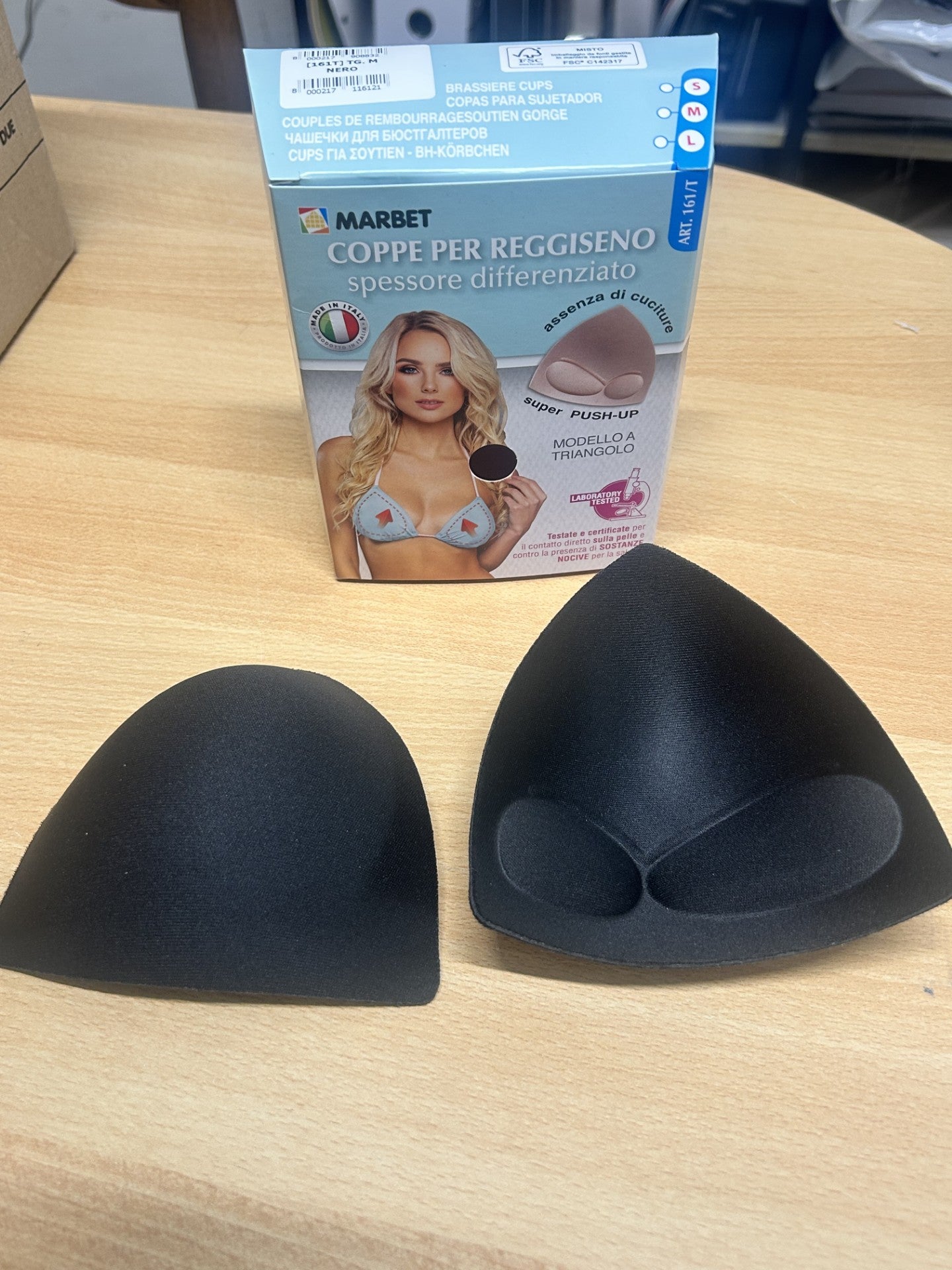 COPPE PER REGGISENO / COSTUME DA BAGNO TG. M COL. NERO MOD. TRIANGOLO ART.161/T MARBET